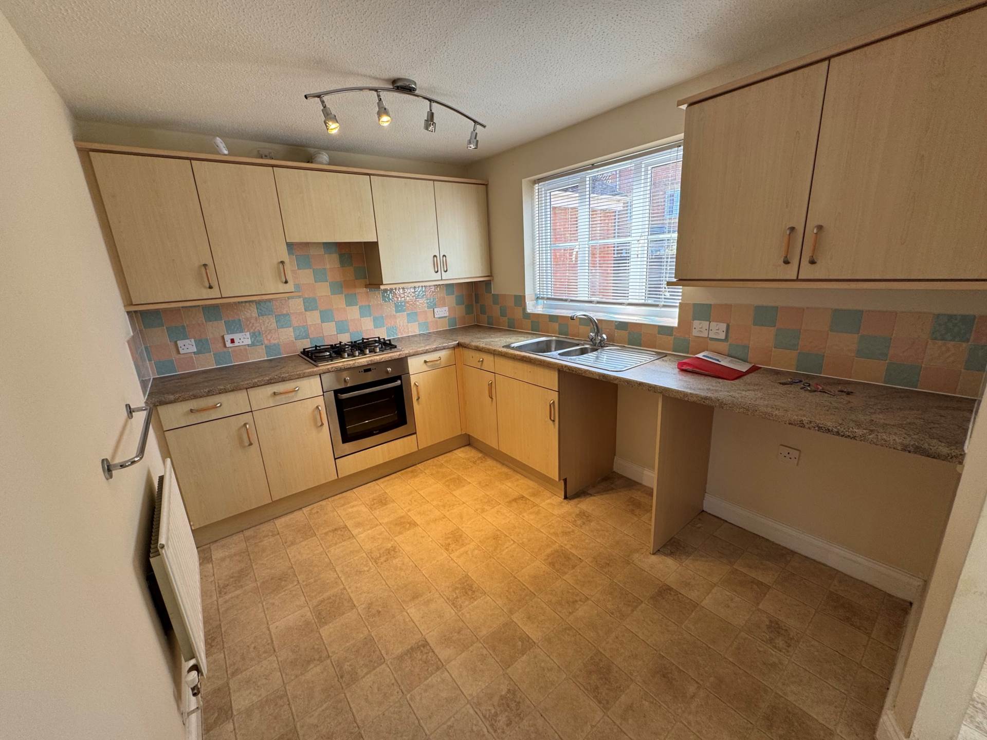Avill Crescent, Taunton, Image 6
