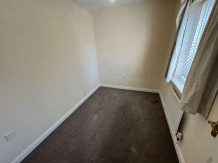 Avill Crescent, Taunton, Image 12