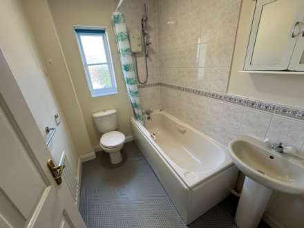 Avill Crescent, Taunton, Image 14