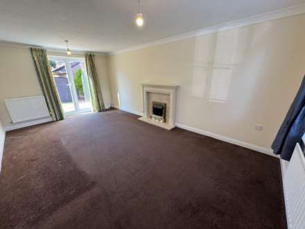 Avill Crescent, Taunton, Image 2