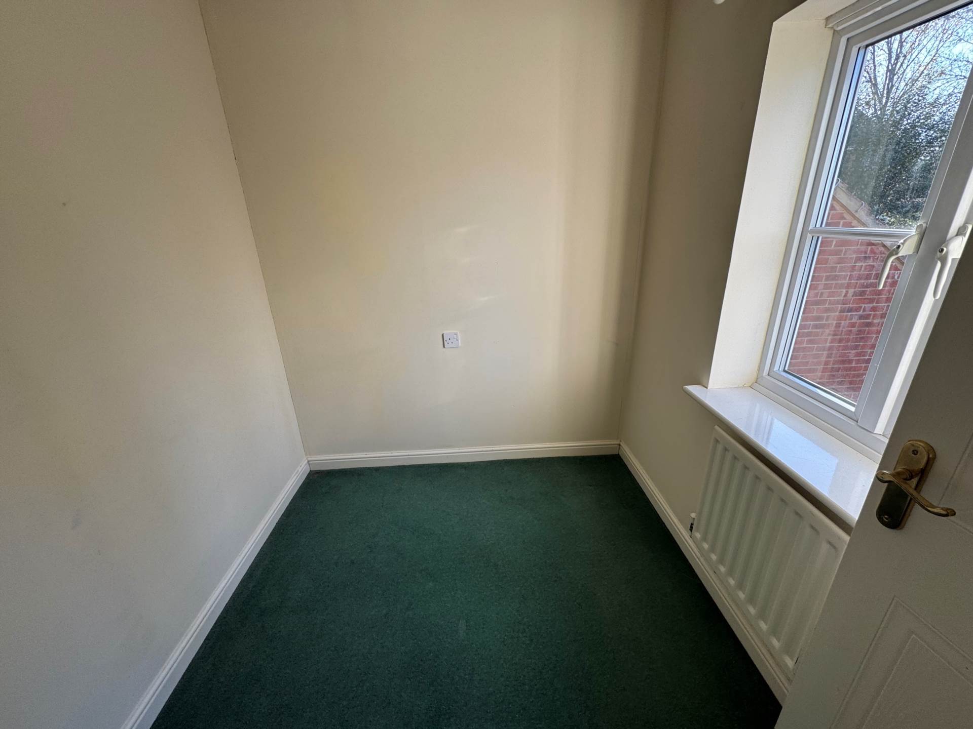 Avill Crescent, Taunton, Image 8