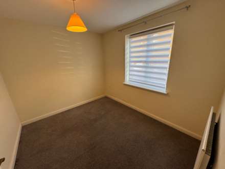 Avill Crescent, Taunton, Image 3