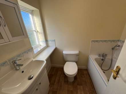 Avill Crescent, Taunton, Image 9