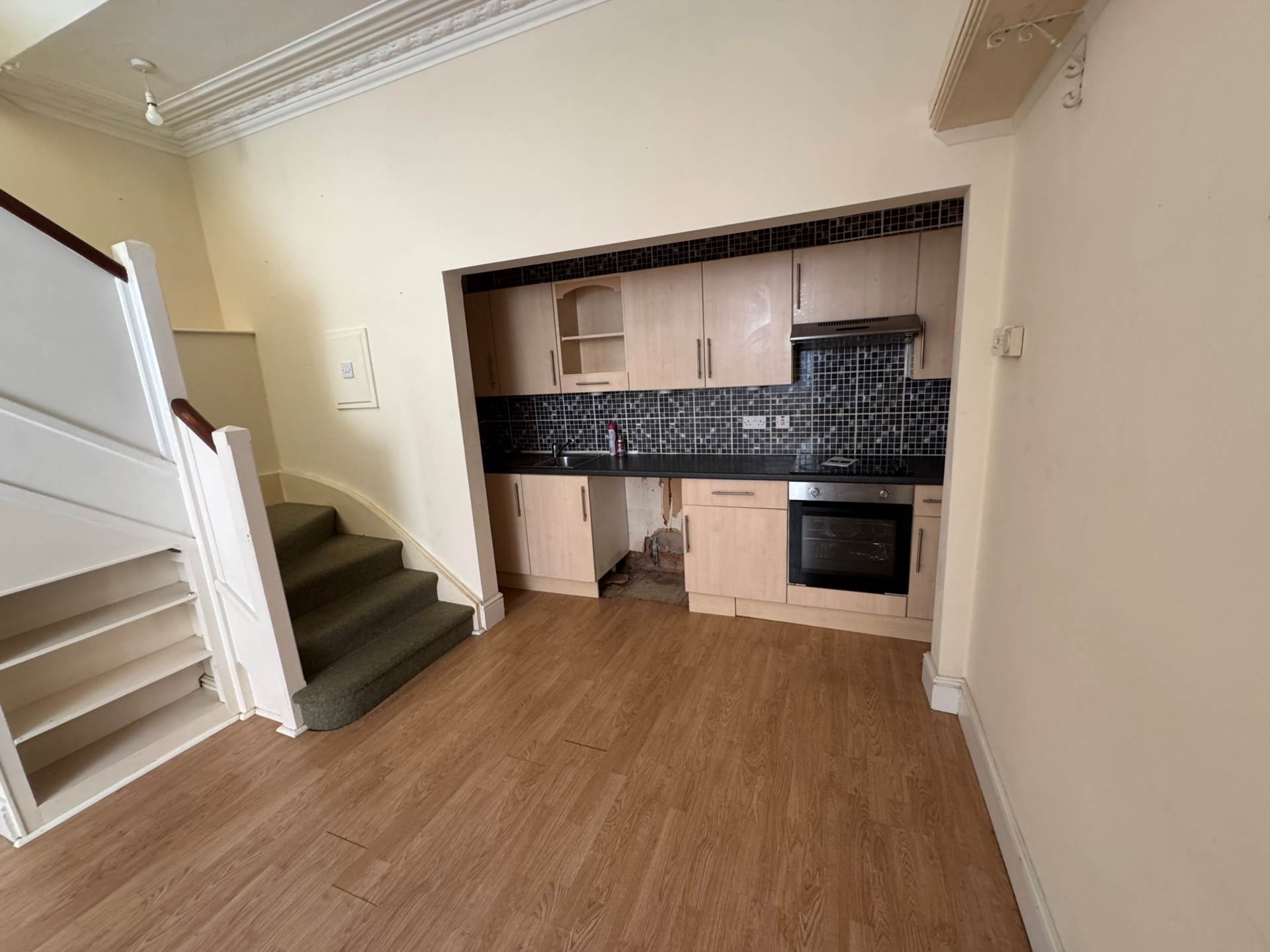 Clifton Terrace, Taunton, Image 5