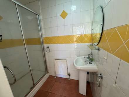 Clifton Terrace, Taunton, Image 10