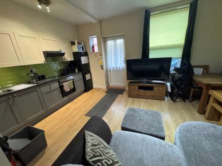 Clifton Terrace, Taunton, Image 4