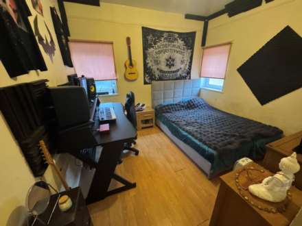 Clifton Terrace, Taunton, Image 6