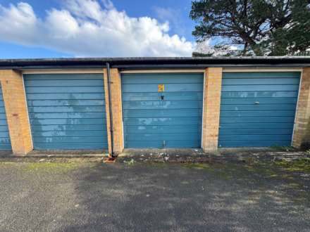 Garage 21, Lyngford Road, Taunton