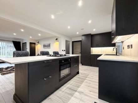 Grove Dreive, Taunton, Image 4