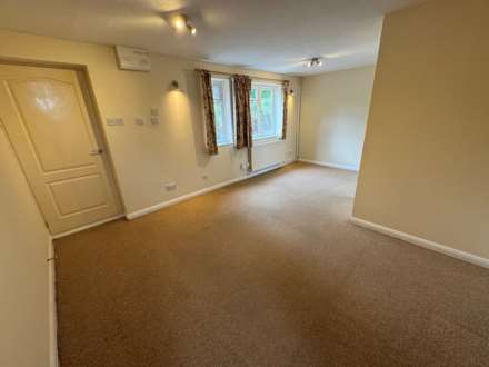 Darwin Close, Taunton, Image 3