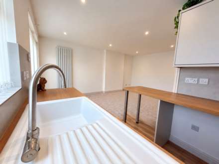 Burchs Close, Taunton, Image 2