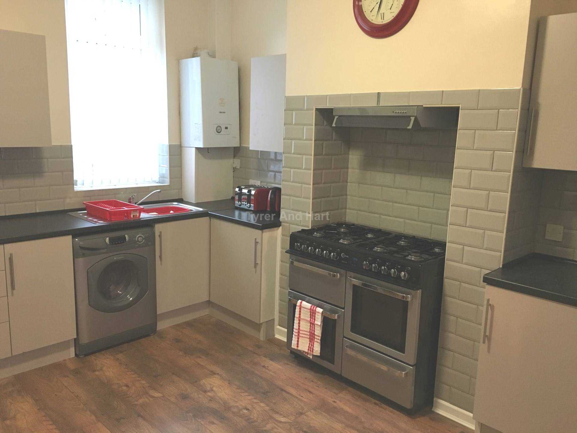 York Street, Runcorn, 5 Bed 5 Bath House share, Image 1