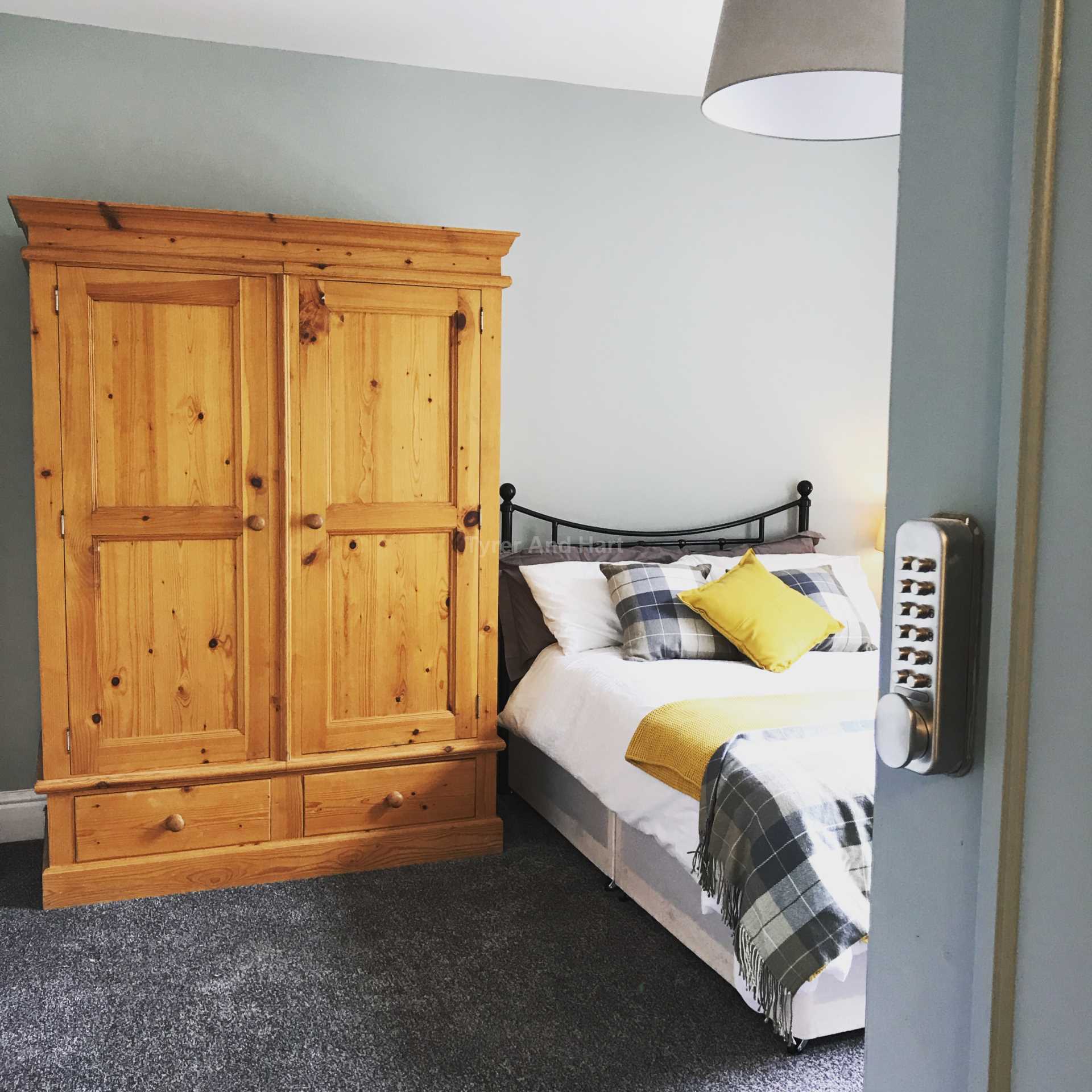 York Street, Runcorn, 5 Bed 5 Bath House share, Image 2