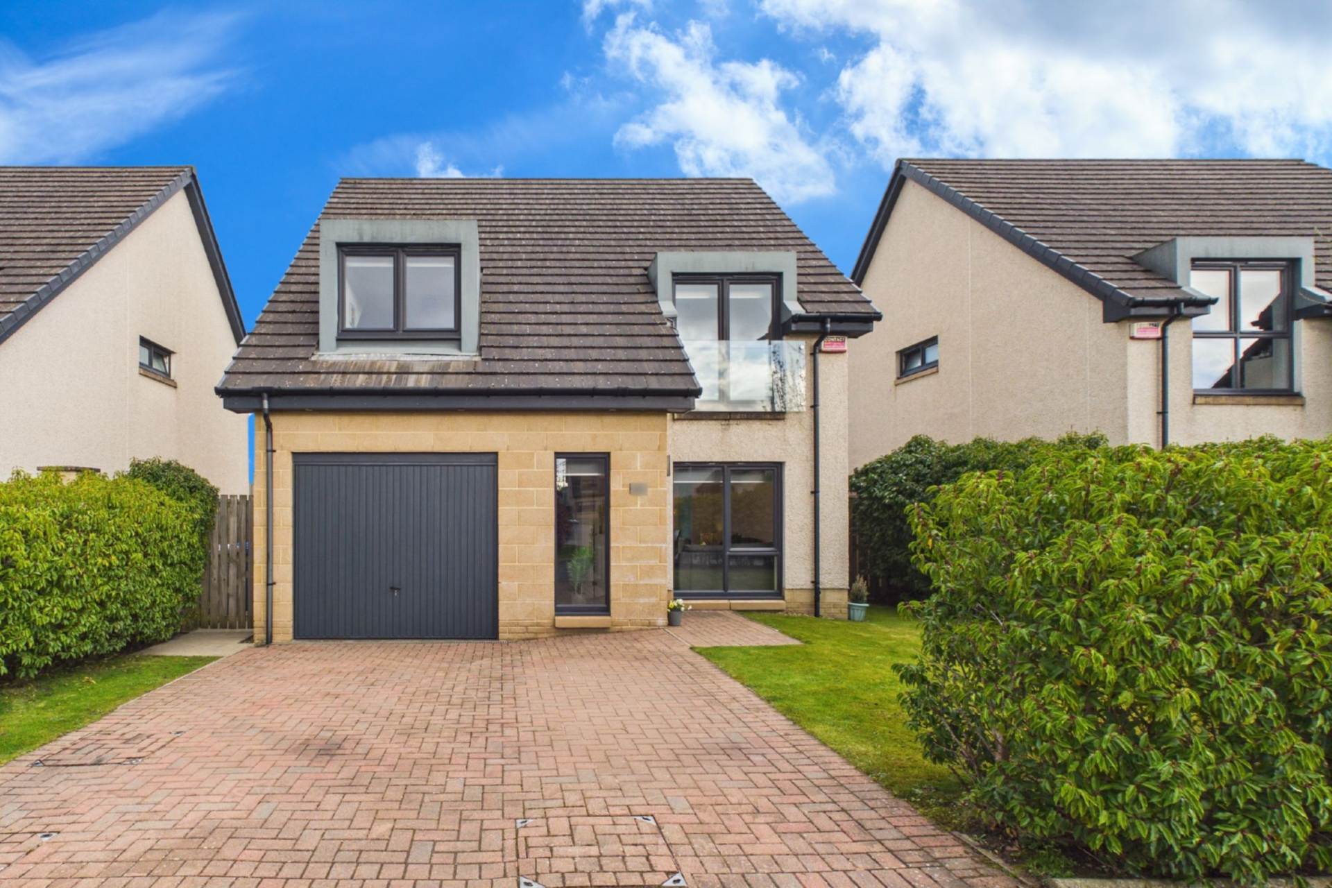 Oakbank Crescent, Uddingston