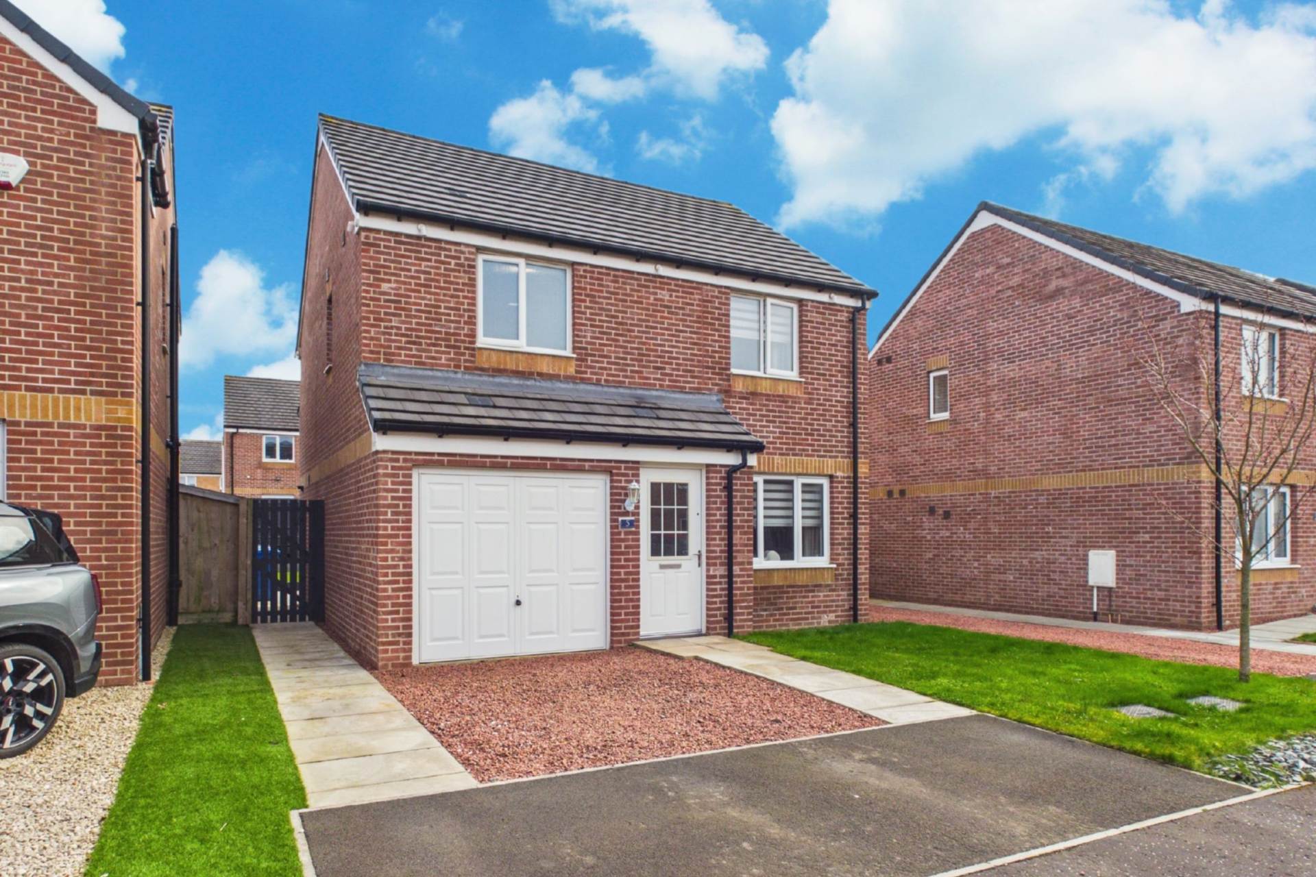 McIntosh Gardens, Law, Carluke