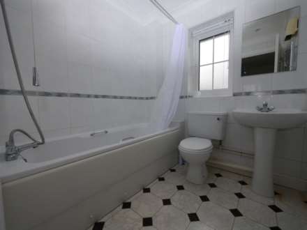 Clearwing Close, Ipswich, Image 3