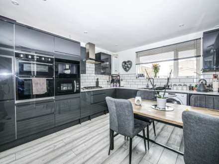 Tollgate Road, Capel St Mary. IP9 2HB, Image 6