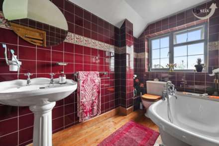Bottle Bridge Cottages, Great Wenham. CO7 6QH, Image 14