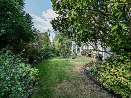 Grove Road, Bentley.Suffolk. IP9 2DD, Image 33