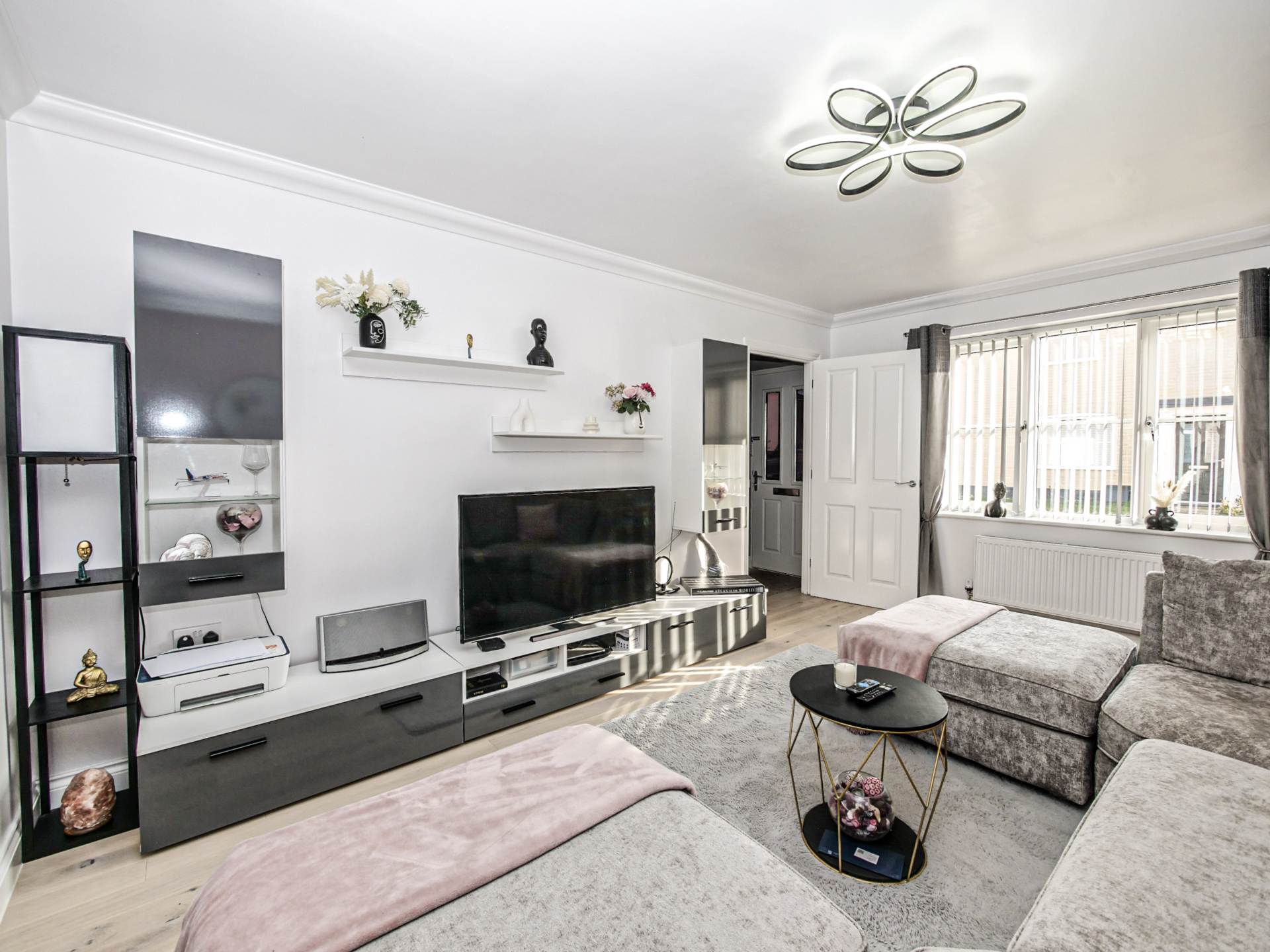 5 Fox Earth Close, Capel St. Mary IP9 2PF, Image 3