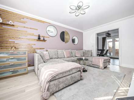 5 Fox Earth Close, Capel St. Mary IP9 2PF, Image 2