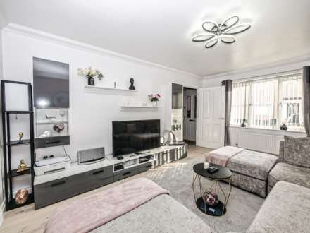 5 Fox Earth Close, Capel St. Mary IP9 2PF, Image 3