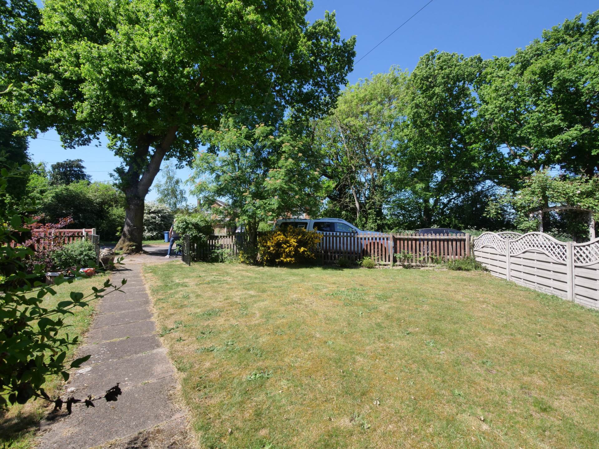 Highfields, Bentley. IP9 2BP, Image 2