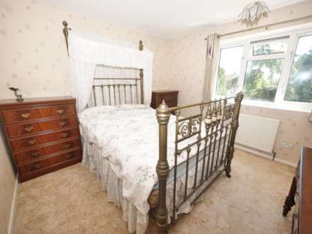 Highfields, Bentley. IP9 2BP, Image 12