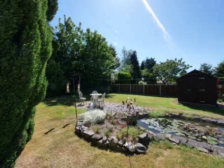 Highfields, Bentley. IP9 2BP, Image 18