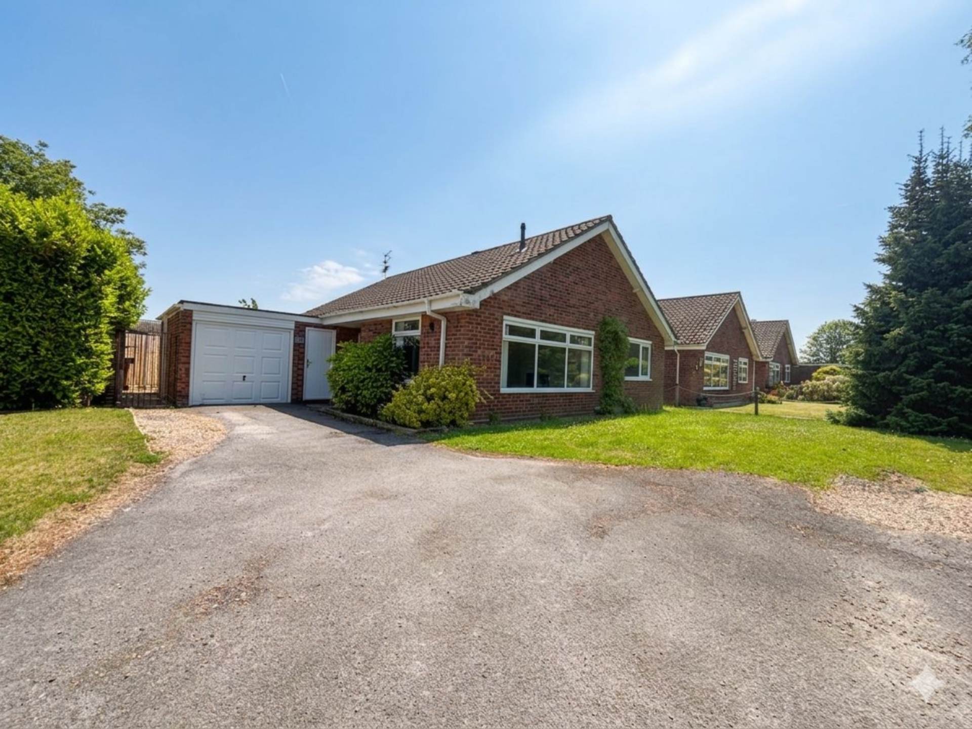 Silver Leys, Bentley, Image 1