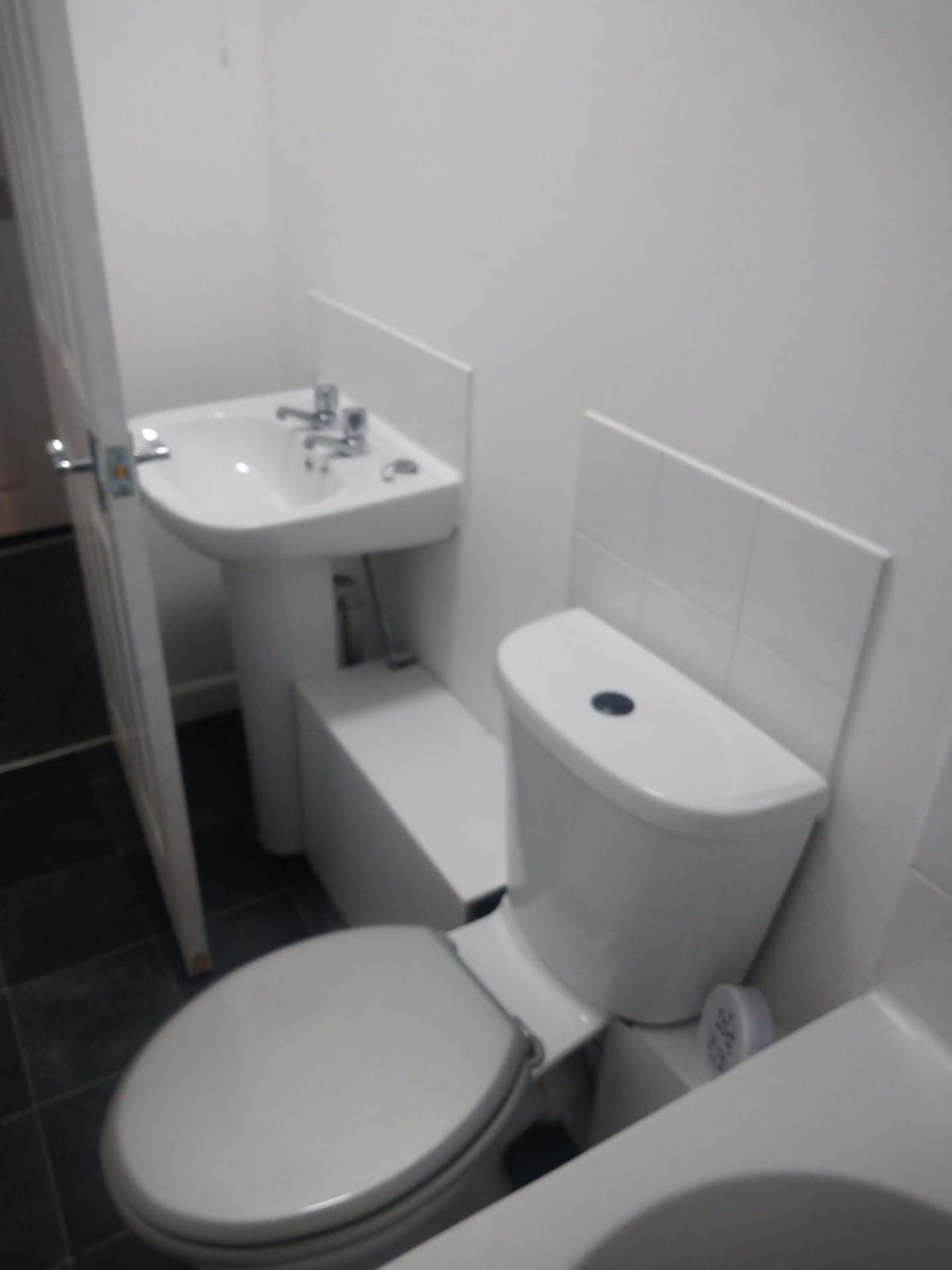 Mottram Road, Stalybridge, Image 10