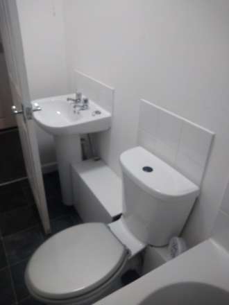 Mottram Road, Stalybridge, Image 10