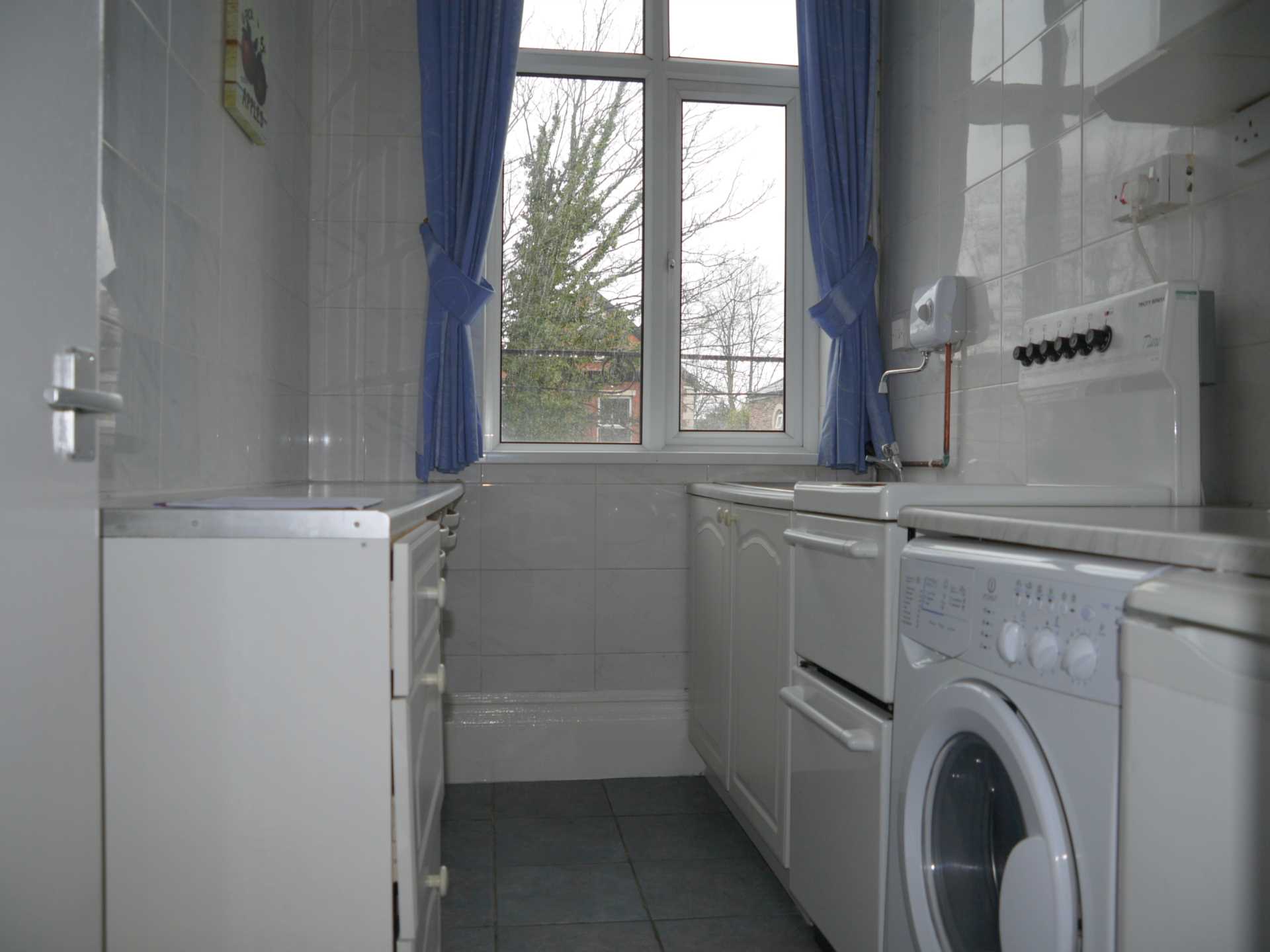 Victoria Crescent, Manchester, Image 4