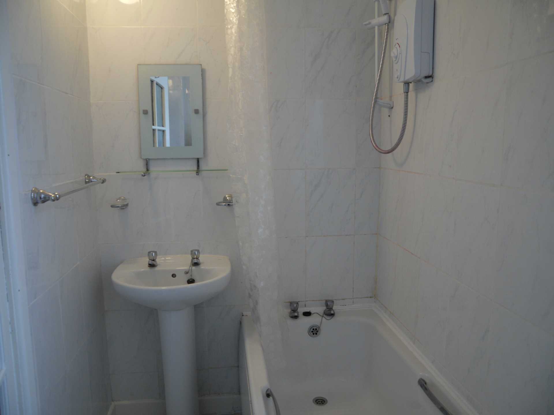 Victoria Crescent, Manchester, Image 9
