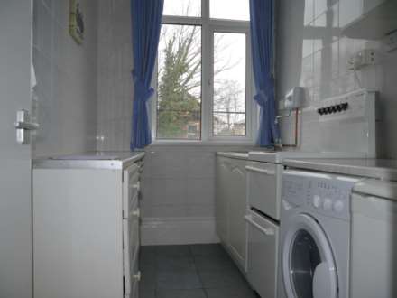Victoria Crescent, Manchester, Image 4