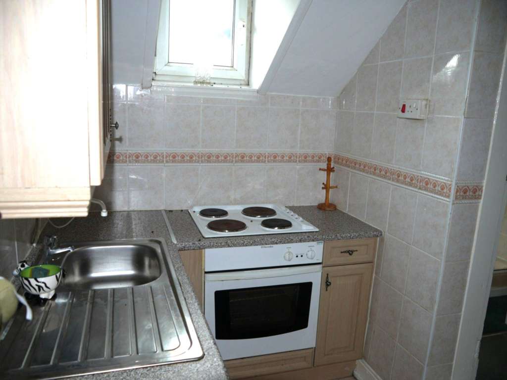 Victoria Crescent, Manchester, Image 1
