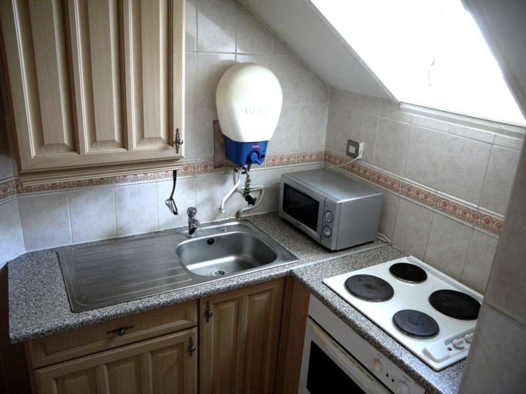 Victoria Crescent, Manchester, Image 3
