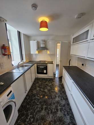 Manchester Road, Pendlebury, Image 6