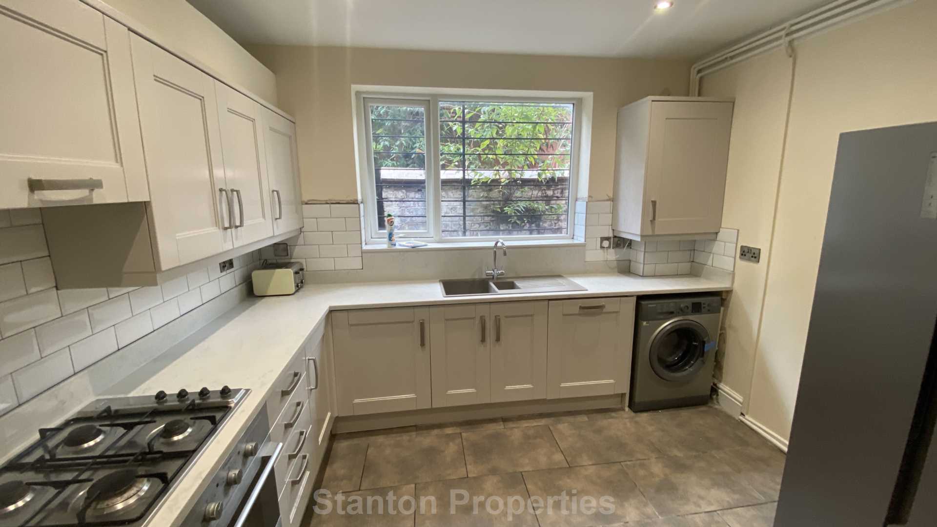 £130 pppw, Moseley Road, Fallowfield, M14 6NR, Image 2