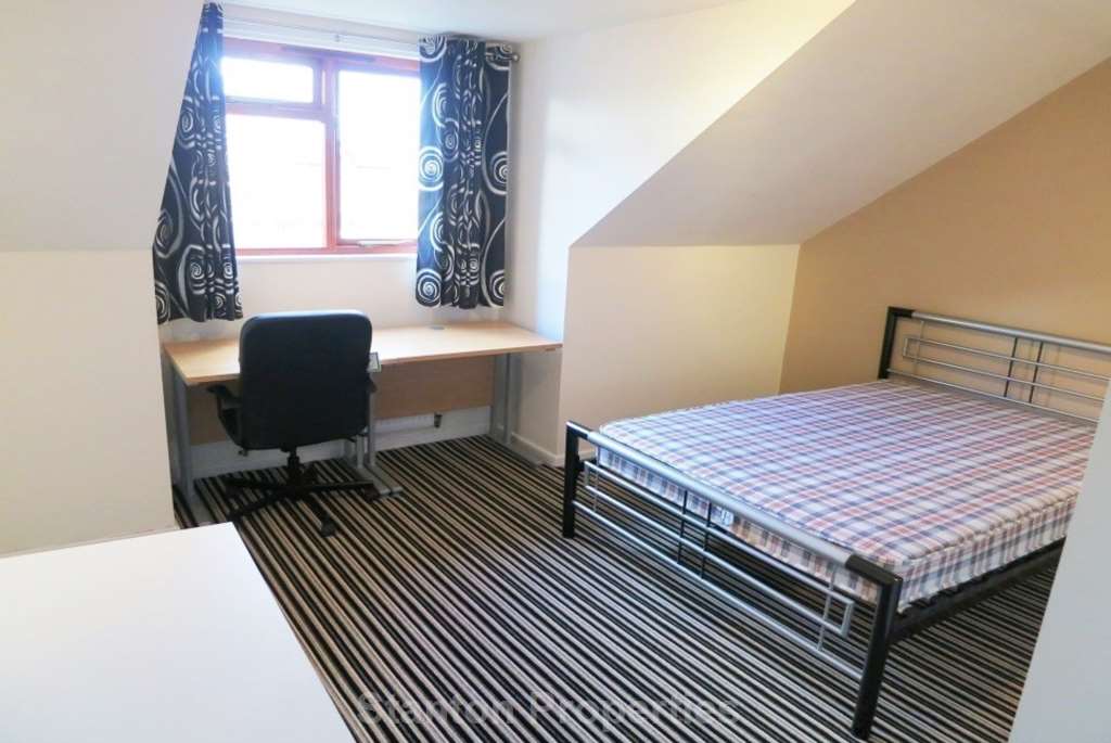 £150 pppw including bills, Patten Street, Withington, Image 11