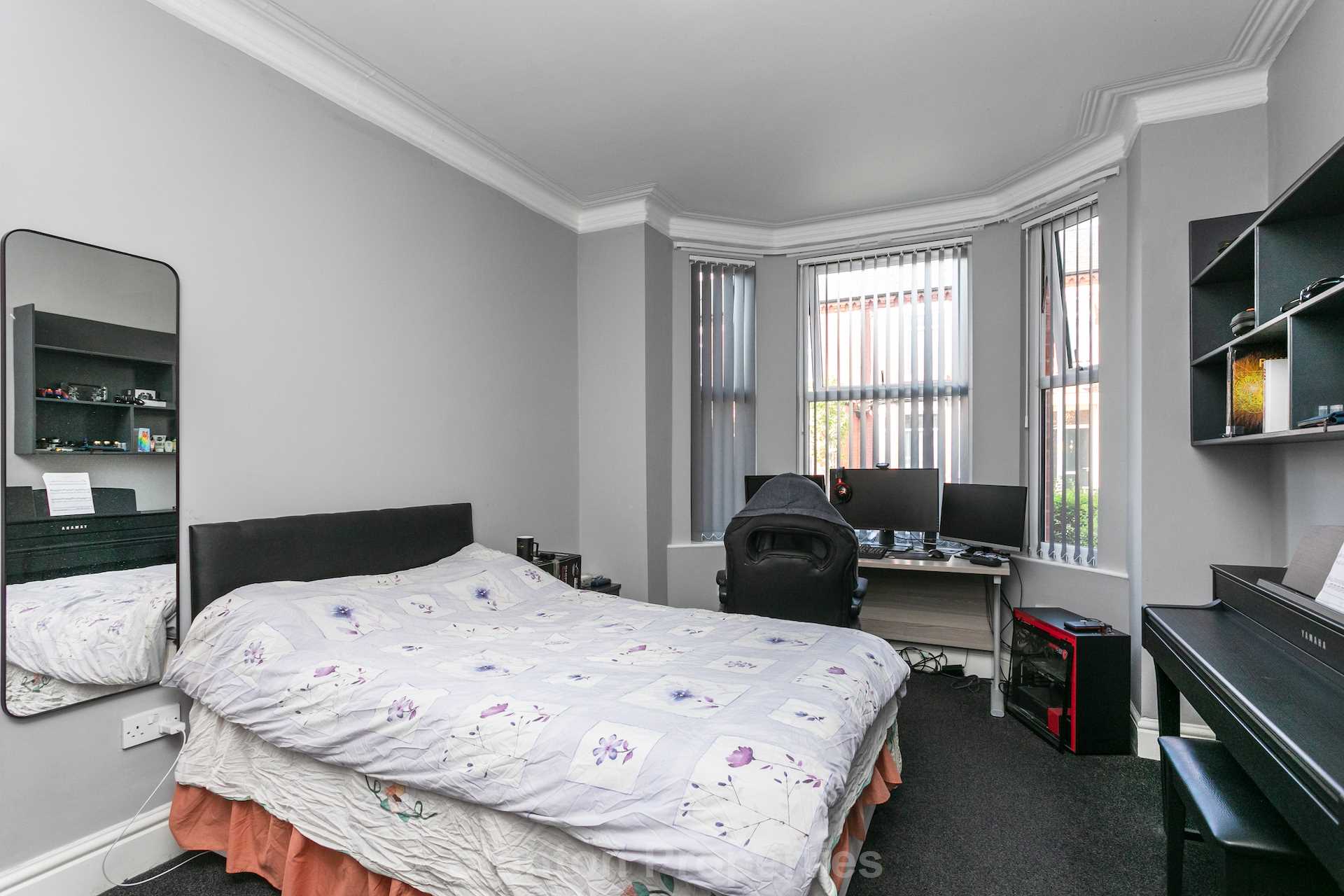 £130  pppw, Hall Road, Victoria Park, Image 9