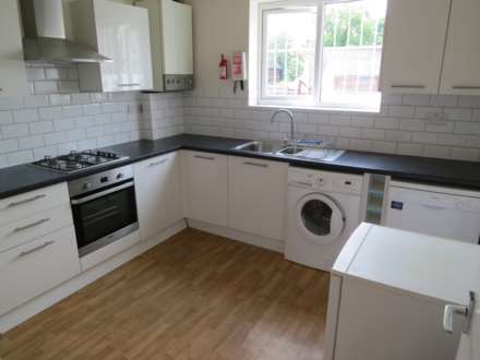 £115 pppw excluding bills, Copson Street, Withington, Image 1