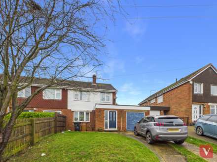 Dowthorpe Hill, Earls Barton, Image 1