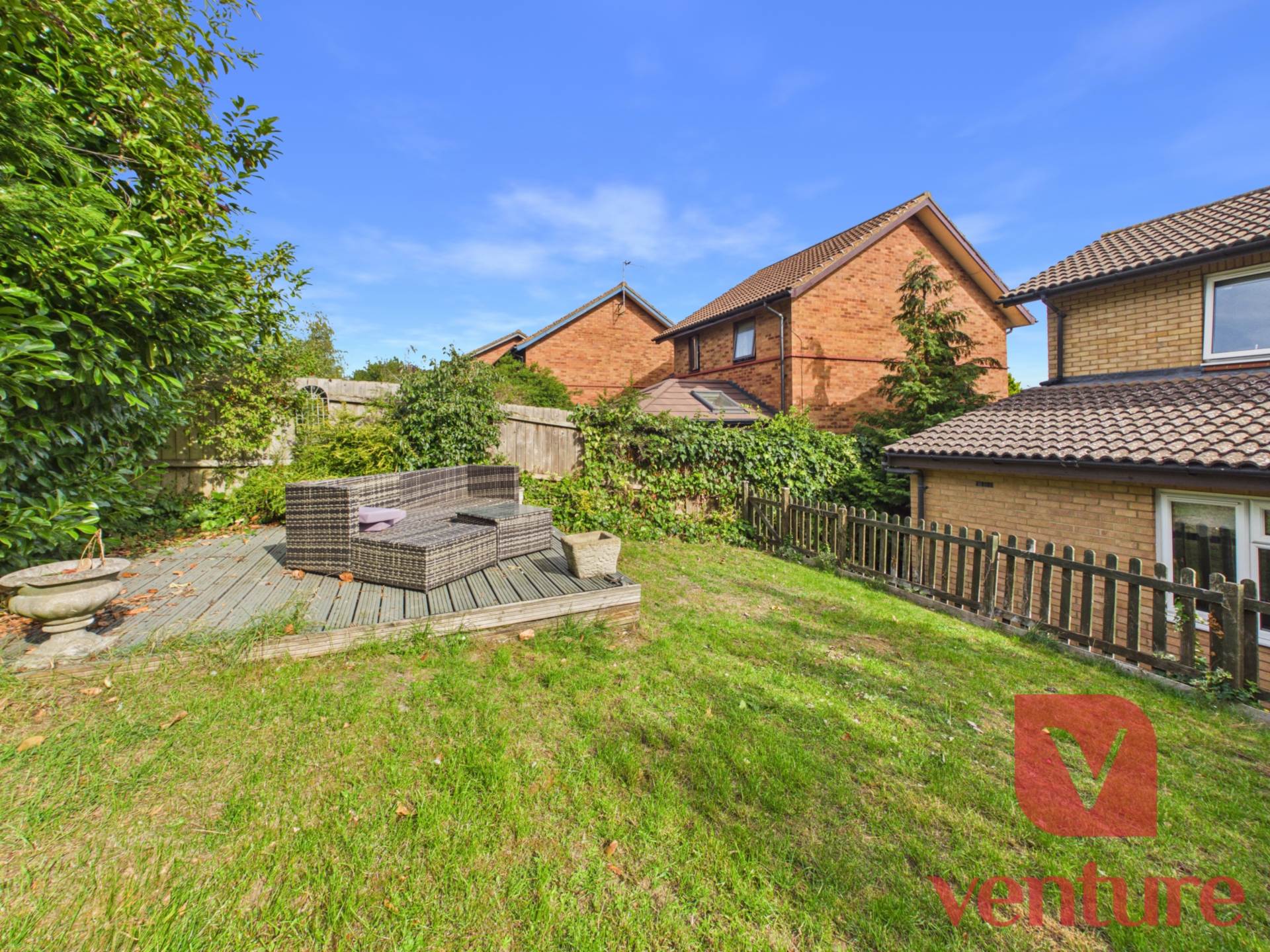 Minton Close, Blakelands, Image 18