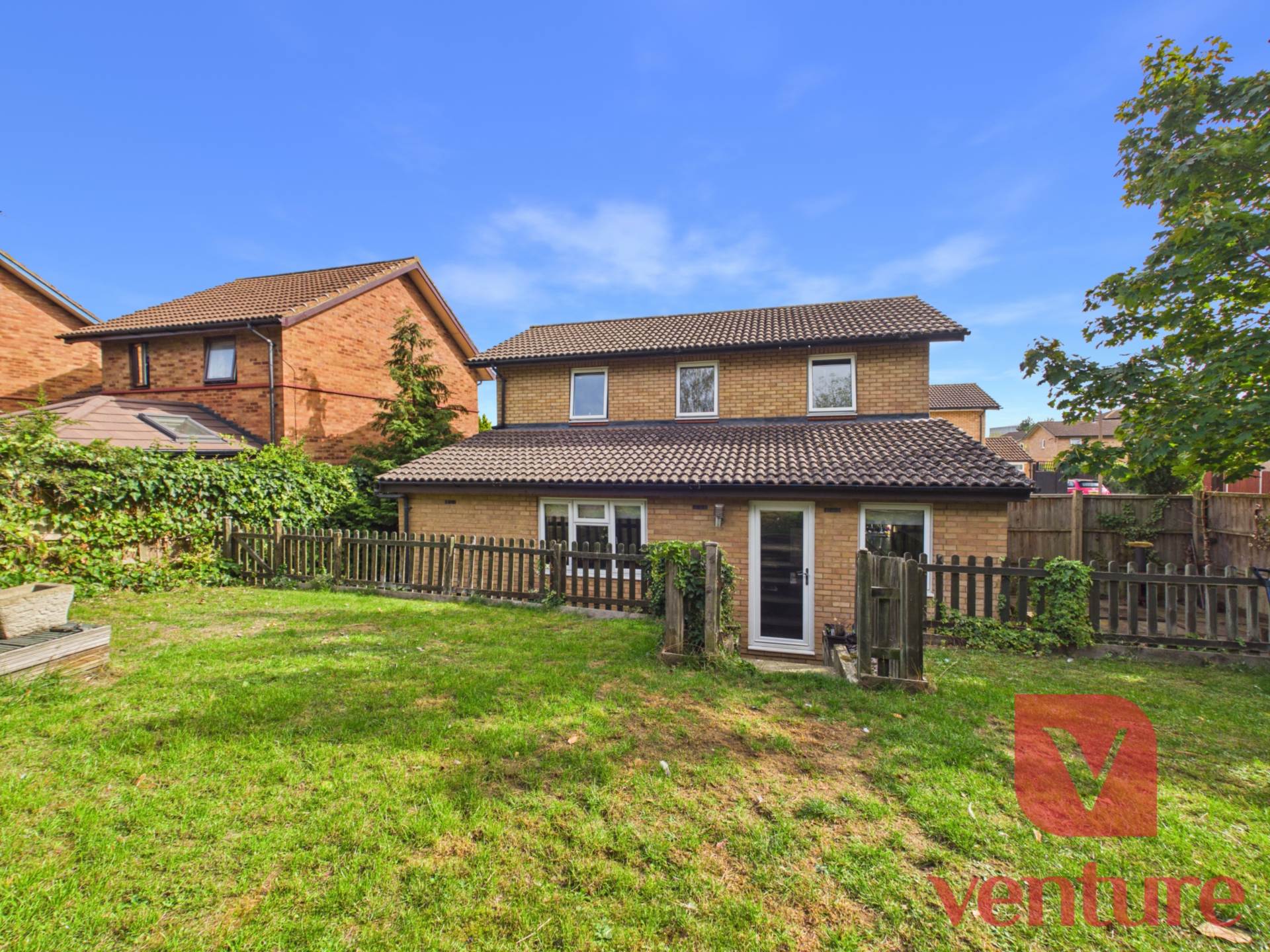 Minton Close, Blakelands, Image 19