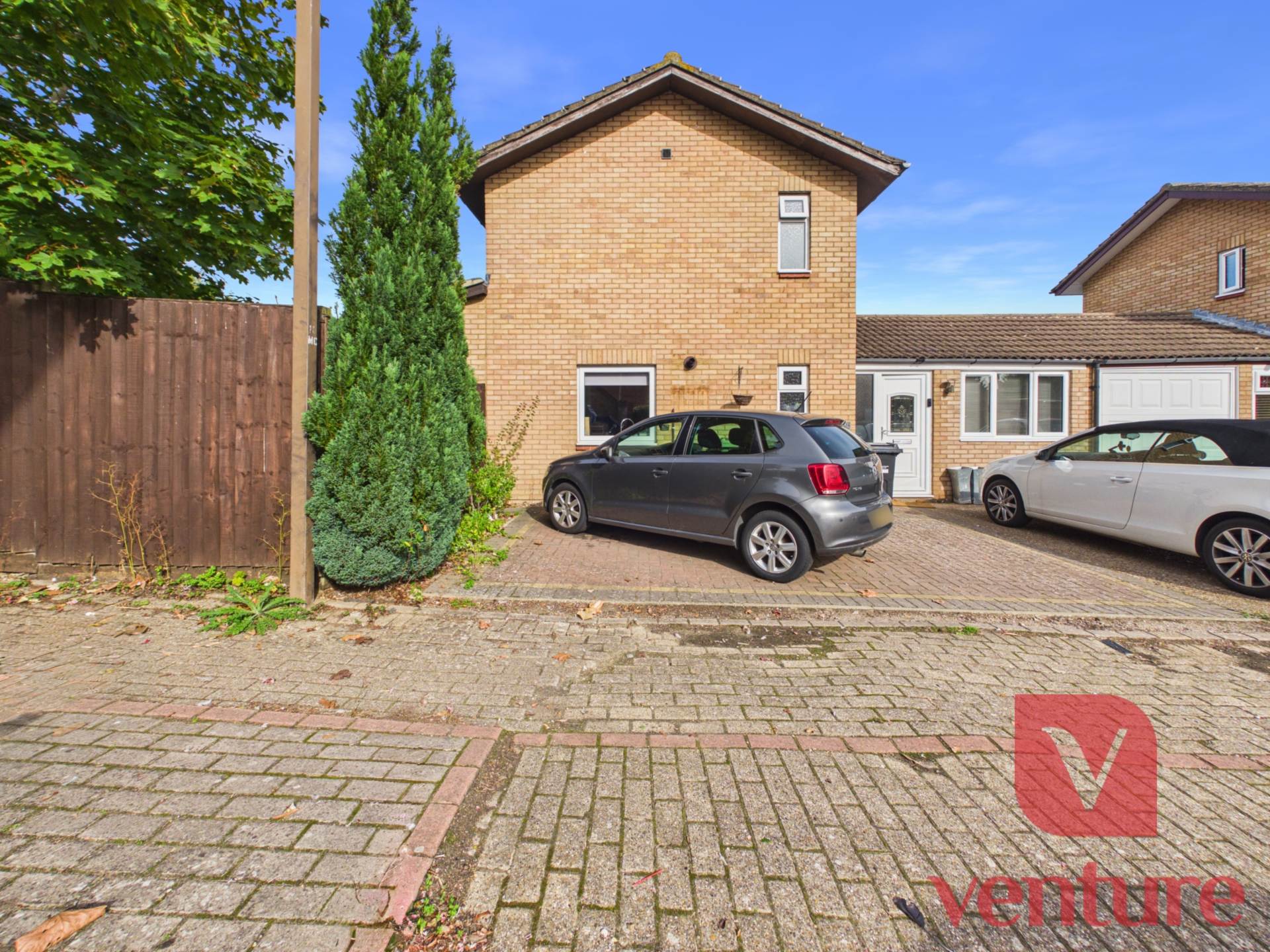 Minton Close, Blakelands, Image 2