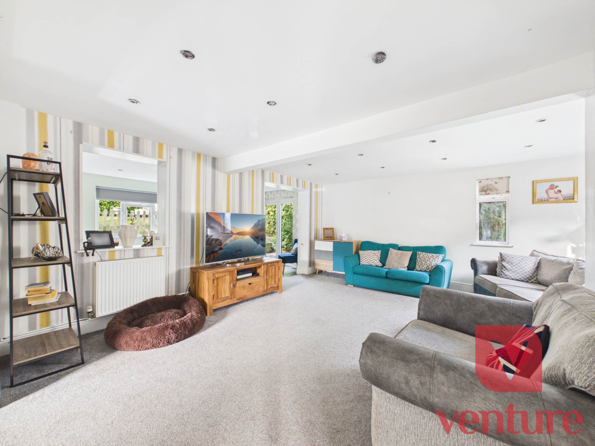 Minton Close, Blakelands, Image 3