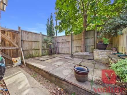 Minton Close, Blakelands, Image 16