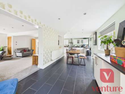 Minton Close, Blakelands, Image 6