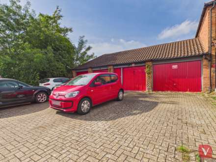 Brownbaker Court, Milton Keynes, Image 2